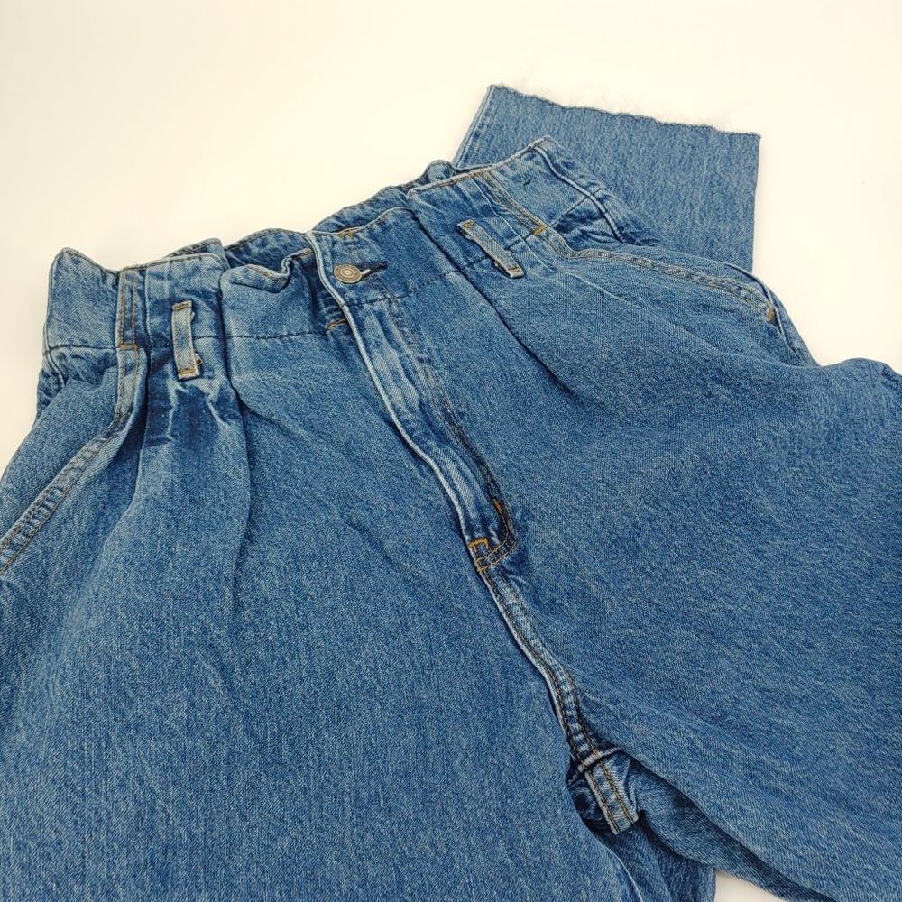 Abercrombie & Fitch Mom High Rise Jeans Women's 8R Raw Hem Medium Wash Rinse